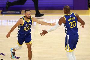 科尔谈阵容安排:这会是我们的固定打法 我希望霍福德替补出战 科尔谈阵容安排:这会是我们的固定打法 我希望霍福德替补出战